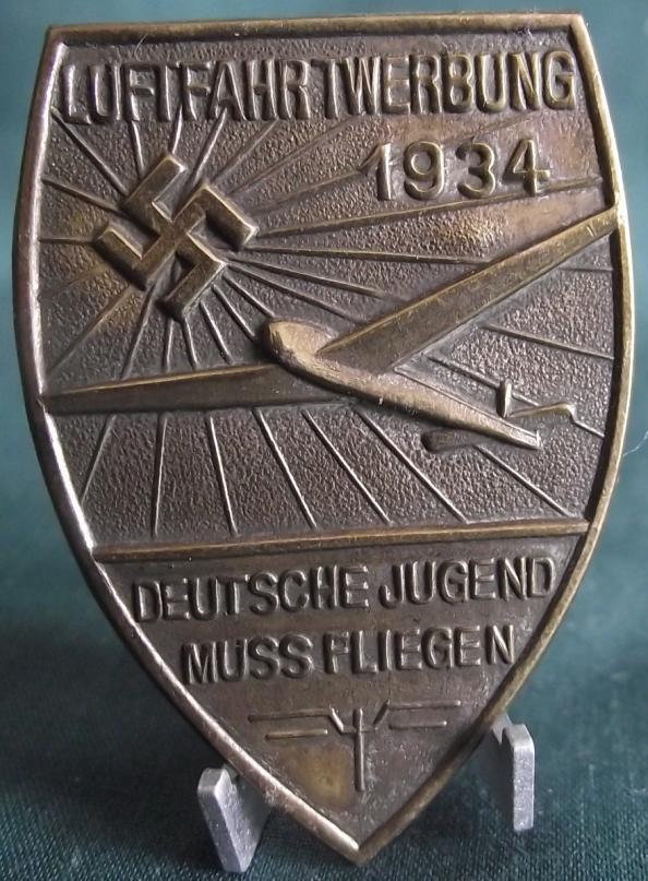 1934 Deutsche Jugend Muss Fliegen Event Badge / Tinnie.