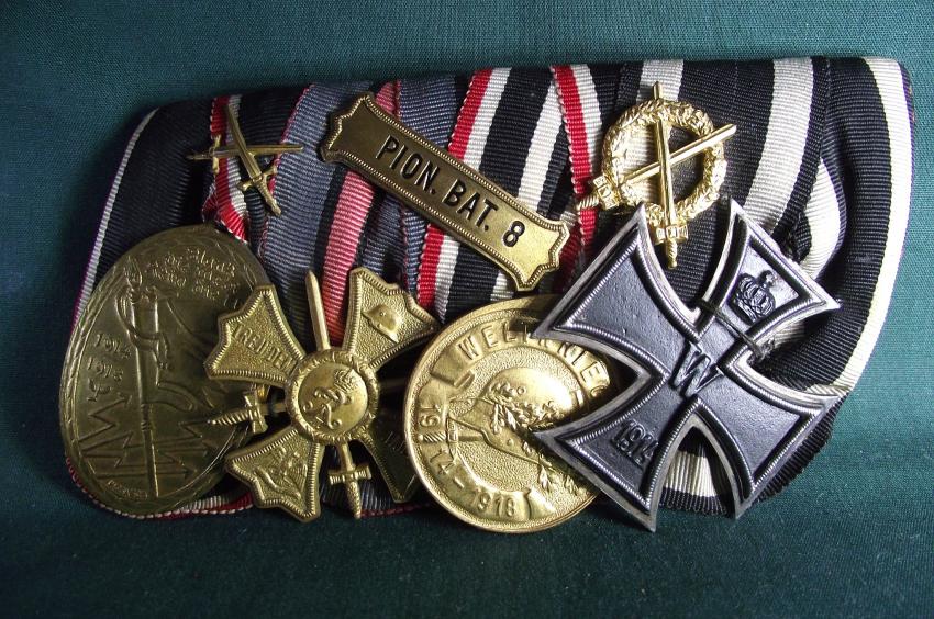 Imperial German Four Place Medal Frackspange.