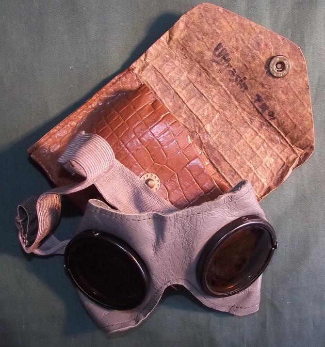 WW2 German General Purpose Goggles in Pouch