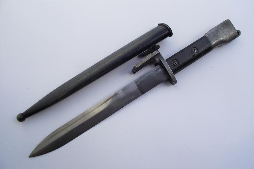 FN-FAL Bayonet.