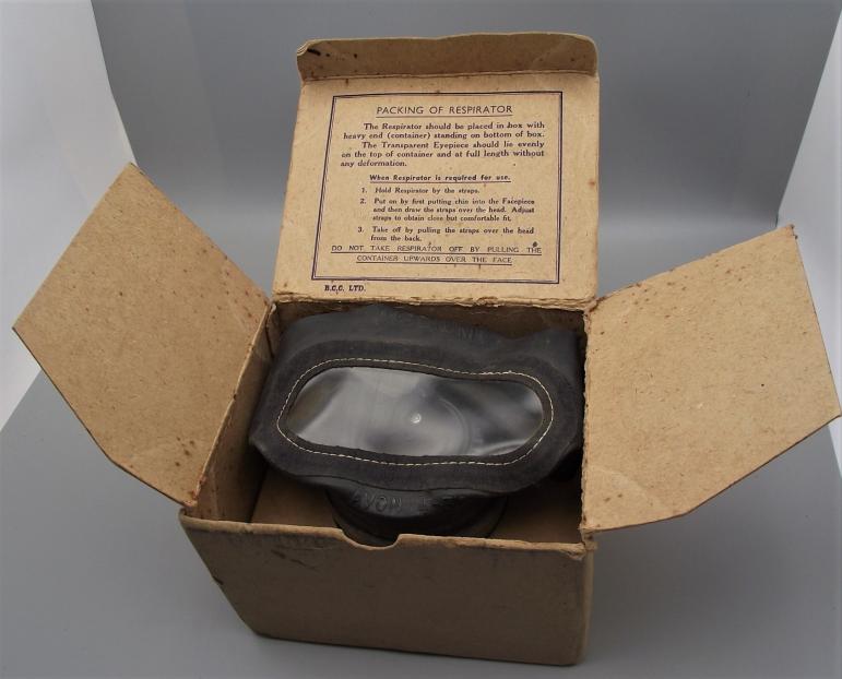 1939 Dated Boxed Civilian Respirator, County of Wiltshire.