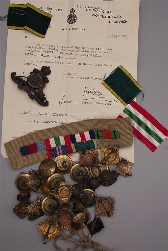 WW2 RA Bronze Cap Badge, Uniform Buttons, Pips and Territorial Medal Document.
