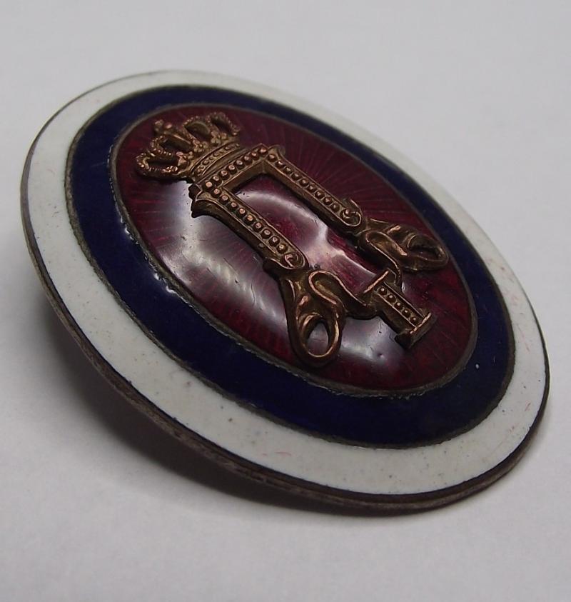 Crow Valley Militaria | WW1 Serbian Officers Enamel Cap Badge.