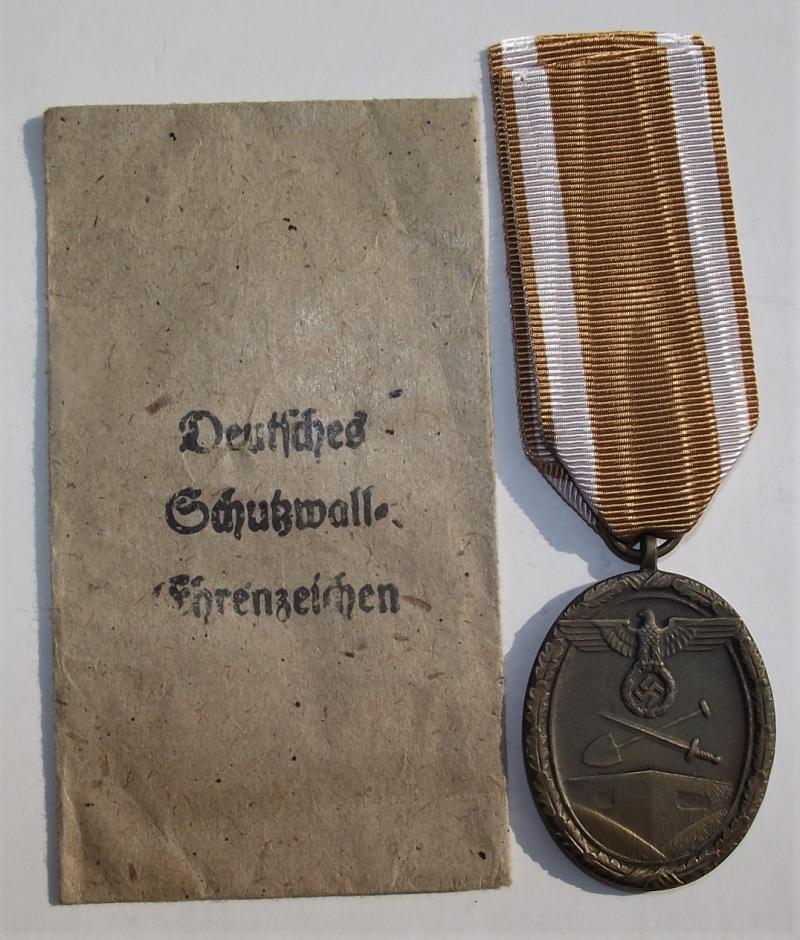 West Wall Medal and Paper Packet Of Issue.