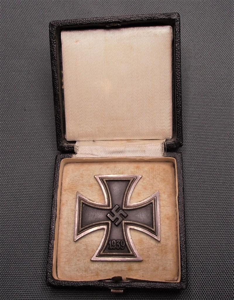 Boxed First Class1939 Iron Cross. L/54 Schauerte & Hohfeld.