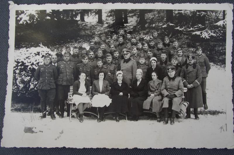 Wehrmacht Photo Post Card. Heer Group with Nurses.