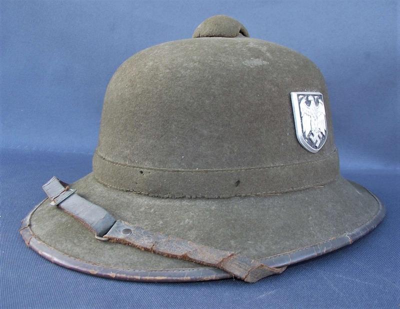 WW2 German 2nd Pattern Tropical Pith Helmet. 1942