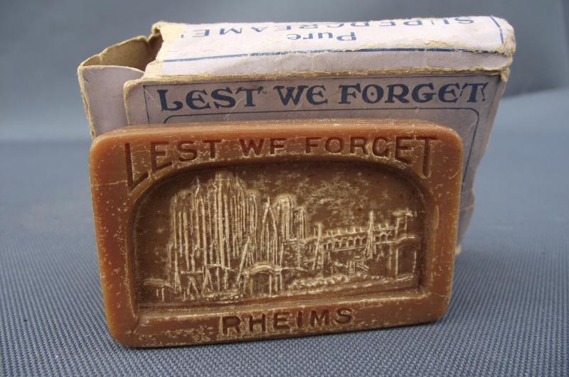 WW1 Souvenir ''Lest We Forget'' Boxed Soap Bar.