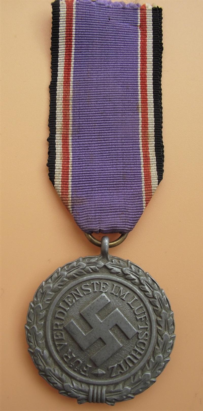 Lufschutz Medal, 2nd Class.