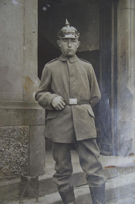 WW1 Imperial Photo Card, Picklehaube and Cover.