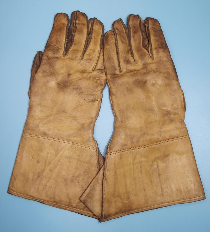 WW2 British Dispatch Riders Leather Gauntlets, Gloves.