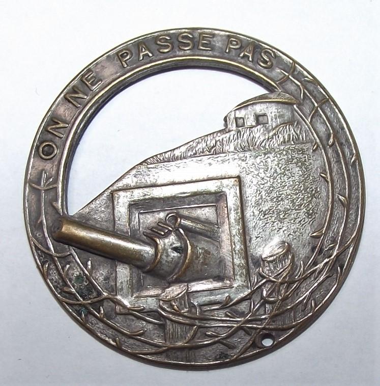 WW2 French Maginot Line Cap Badge.