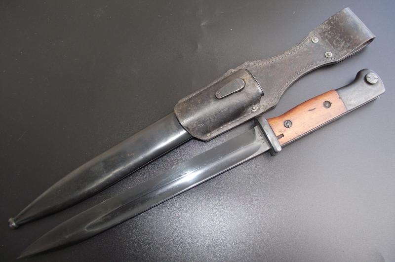 1939 Holler K98 Bayonet and 1941 Dated Leather Frog.