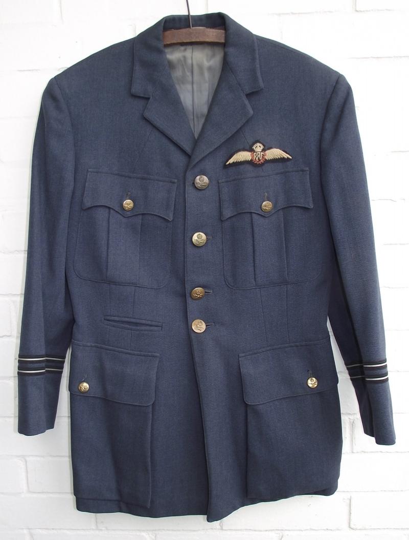 WW2 RAF Pilots Service Dress Jacket. Flight Lieutenant.