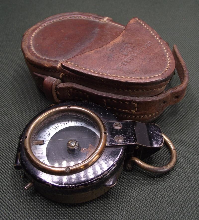 WW1 1916 British Marching Compass and M.G.C. Marked Leather Carry Case.