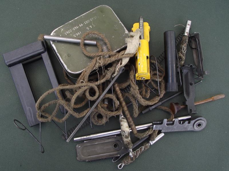 Weapons Cleaning Kit. 144 Parachute Field Ambulance Lot.