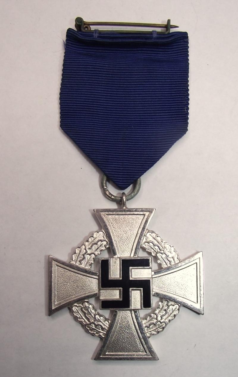 WW2 German 25 Year Faithfull Service Medal.