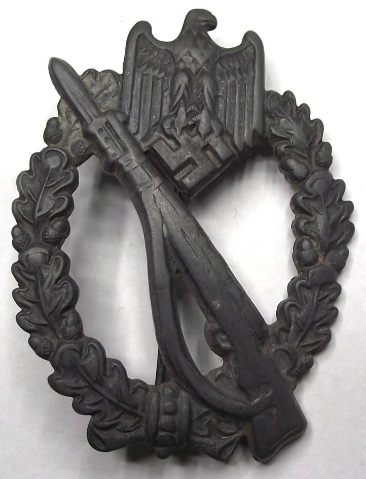 Silver BSW Marked Corrugated Crimp Infantry Assualt Badge.