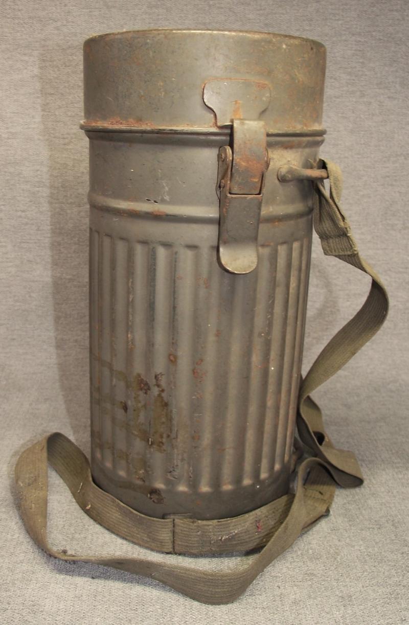 WW2 German AUER Luftschutz Gasmask Tin and Straps.