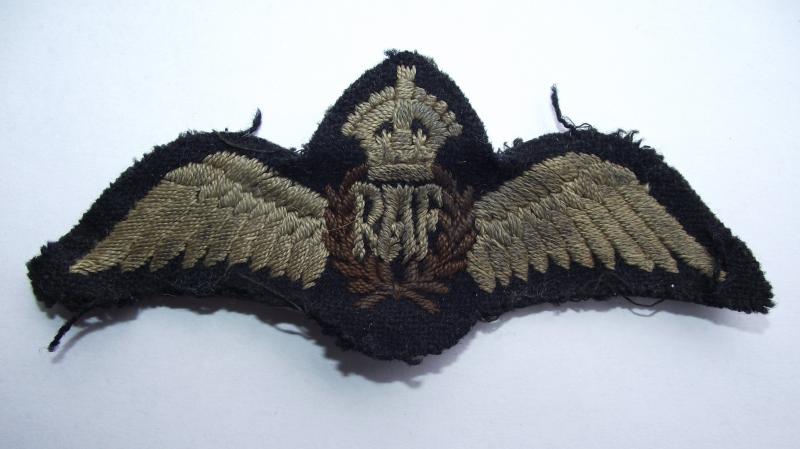WW2 RAF Pilots Cloth Uniform Wings.