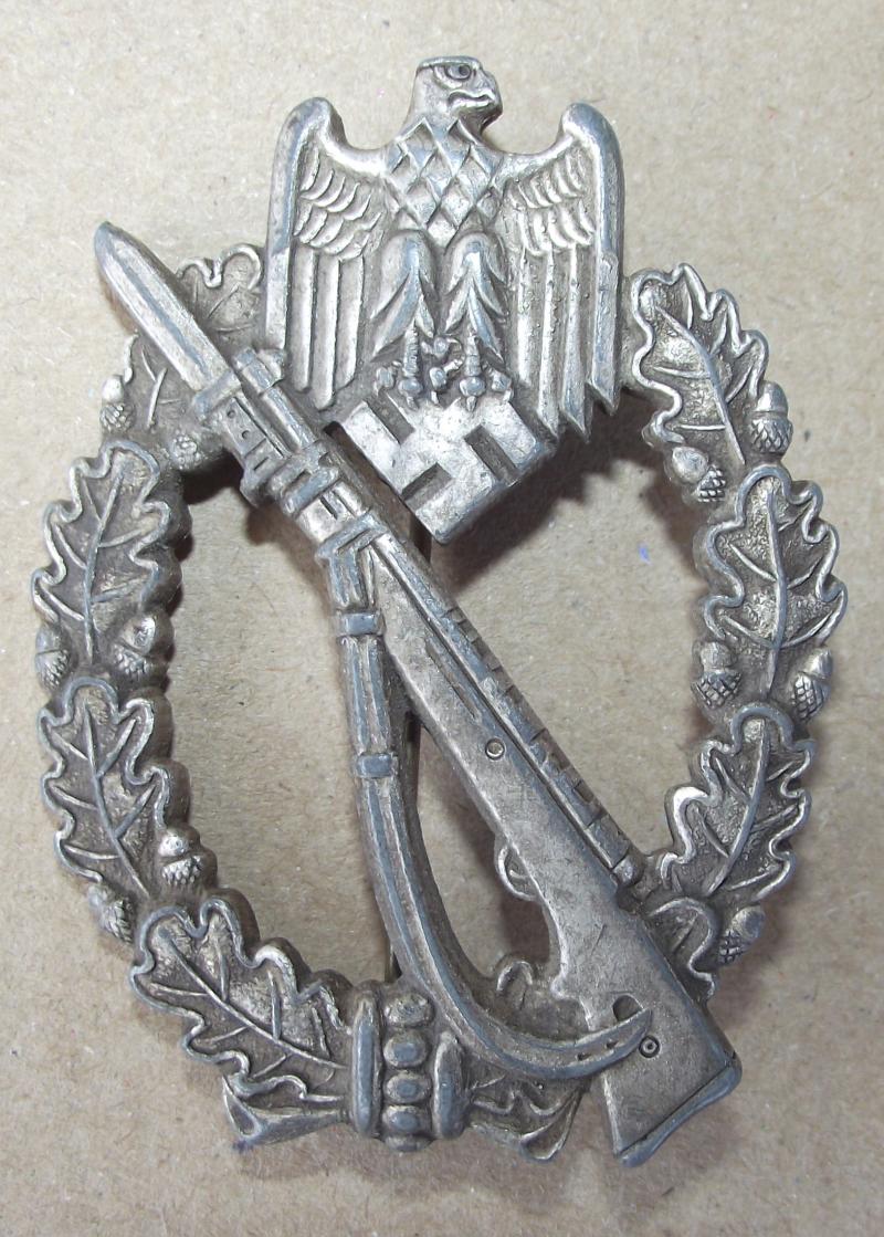 WW2 German Silver Infantry Assualt Badge. MK- Metall und Kunststoff.