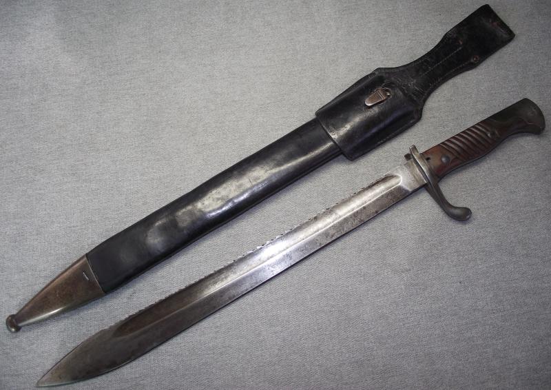 WW1 German 1898/05 Sawback Bayonet. High Ears.