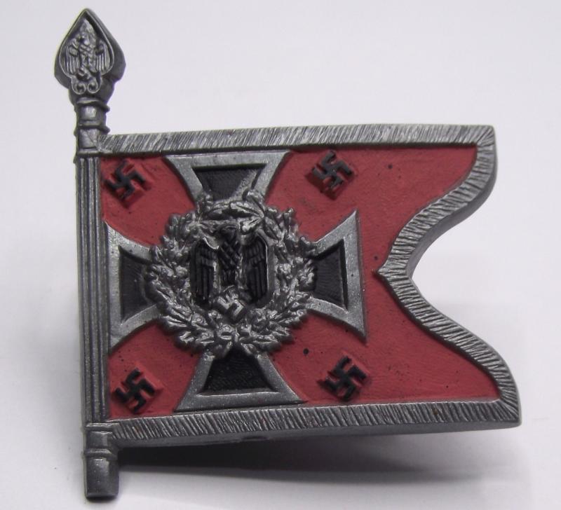 WW2 German Wehrmacht Flag Day Donation Badge.