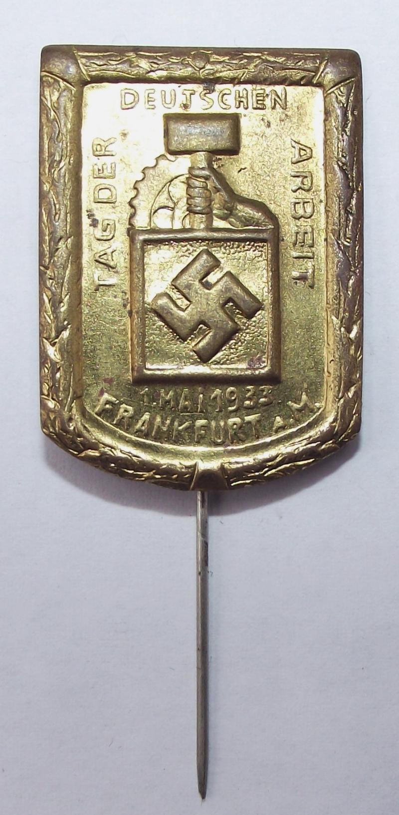 Tag Der Arbeit Event Badge/Tinnie. Frankfurt 1933.