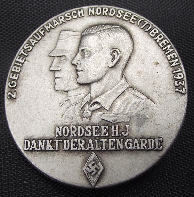 Hitler Youth Tinne/ Event Badge. Aufmarsch Gebiet 2, Nordsee, 1937. Dankt Der Alten Garde.