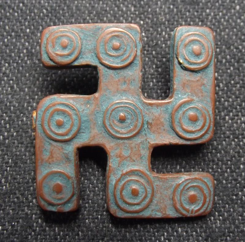 WW2 German Schmuck Alter Kulturvolker mit Hakenkreuz-Symbol.