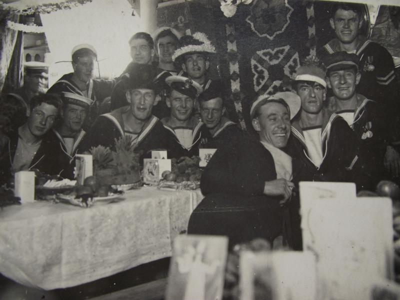 WW2 Royal Navy Patrol Minesweepers and Anti Submarine Badge and Photos.