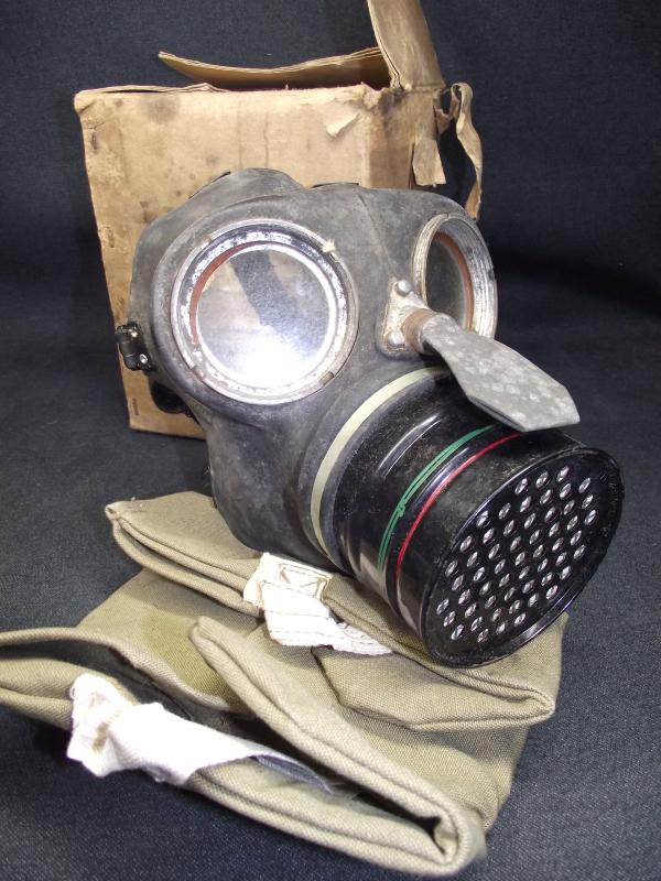 WW2 Boxed Heavy Duty Civil Respirator with Bag and Cloths.