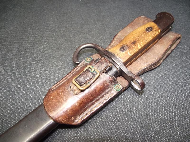 WW2 Japanese Arisaka Type 30 Rifle Bayonet and Scabbard with its Period Leather Frog. Minty?