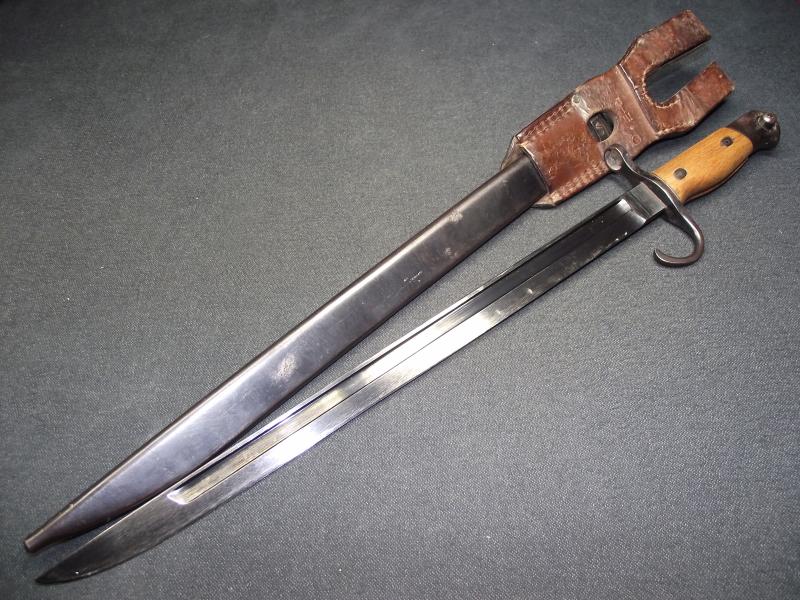 WW2 Japanese Arisaka Type 30 Rifle Bayonet and Scabbard with its Period Leather Frog. Minty?