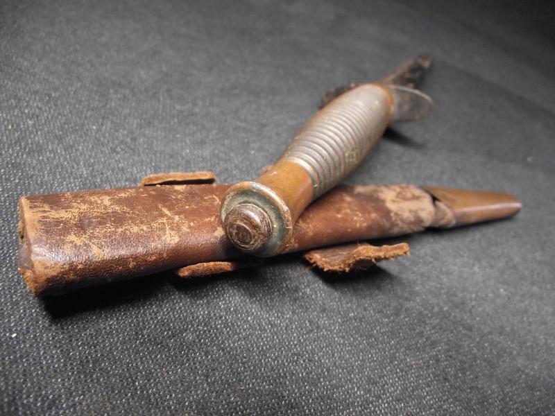 B2 Third Pattern F-S Commando Dagger, Heavy Blade, Mid War.