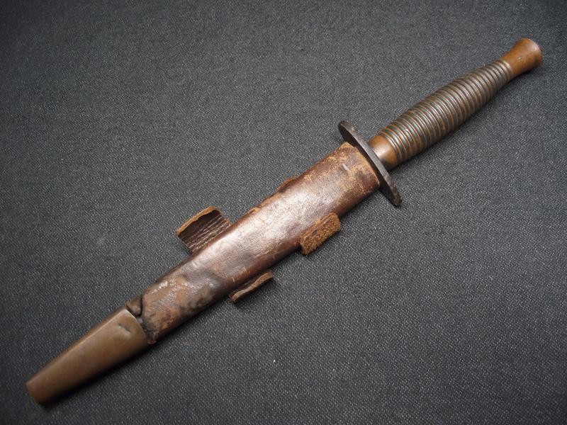 B2 Third Pattern F-S Commando Dagger, Heavy Blade, Mid War.
