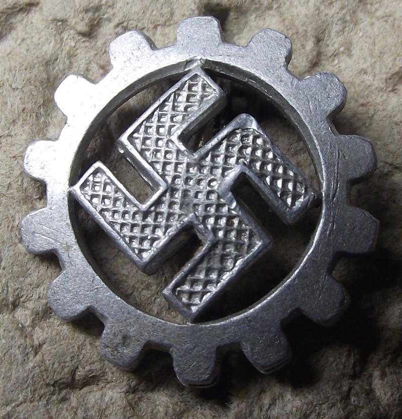 WW2 German DAF Membership Badge.