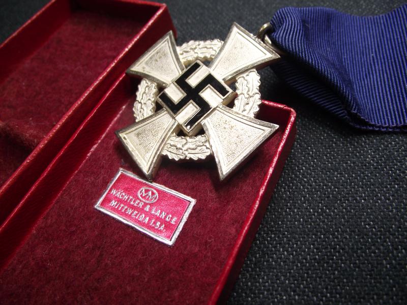 Boxed 25 Year Faithfull Service Medal. Wachter & Lange.