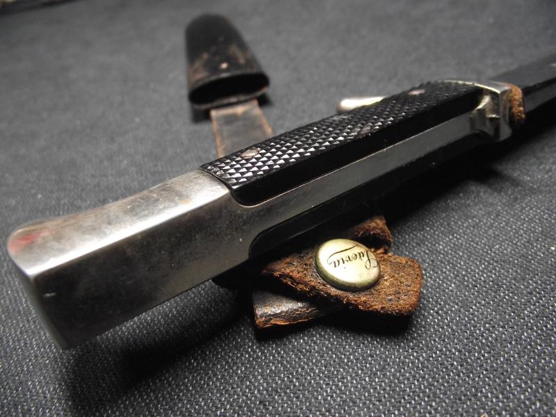 WW2 Hitler Youth Knife. M7/13 - Arthur Schuttelhofer.