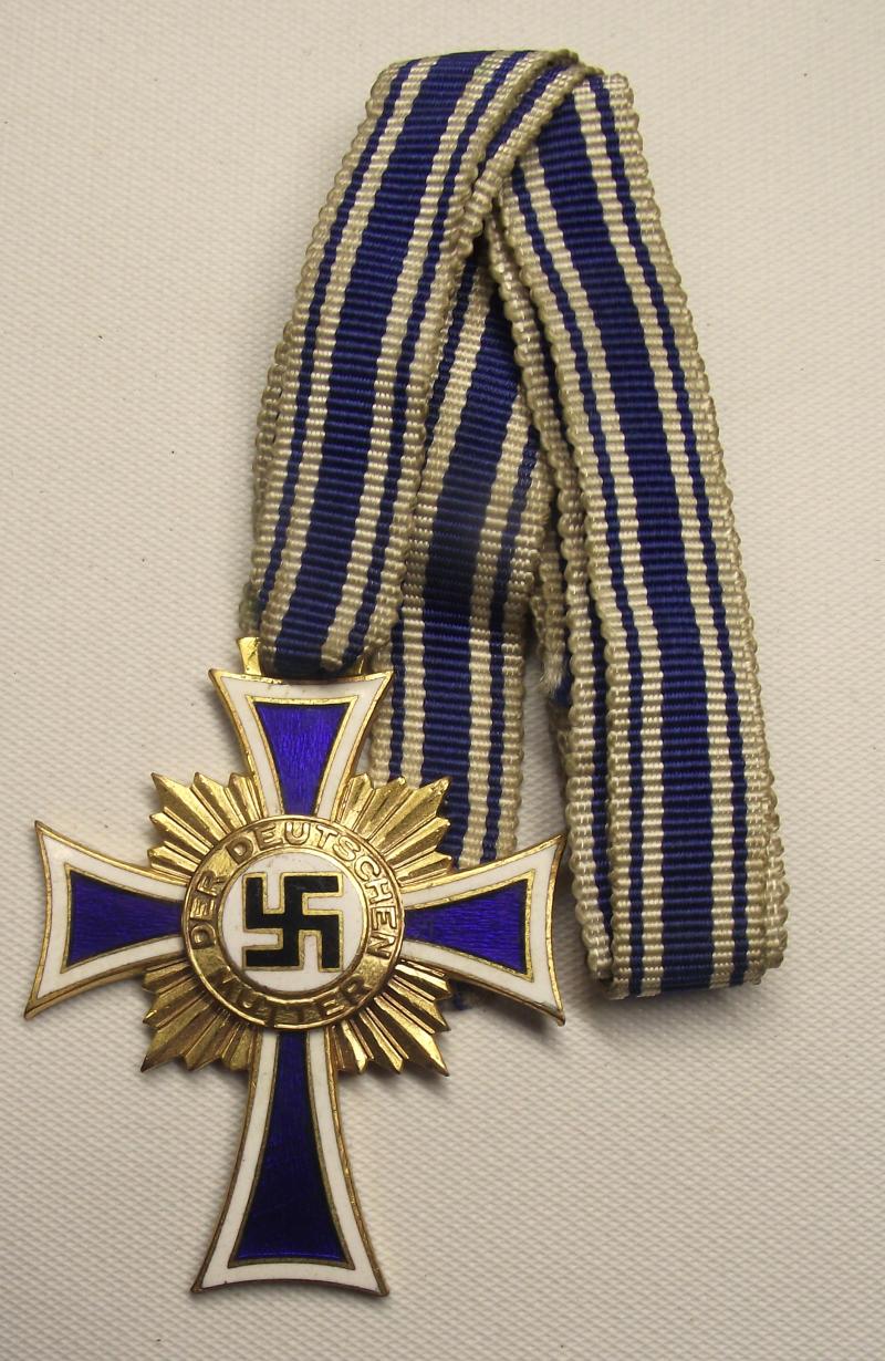WW2 German Mother Cross in Gold.