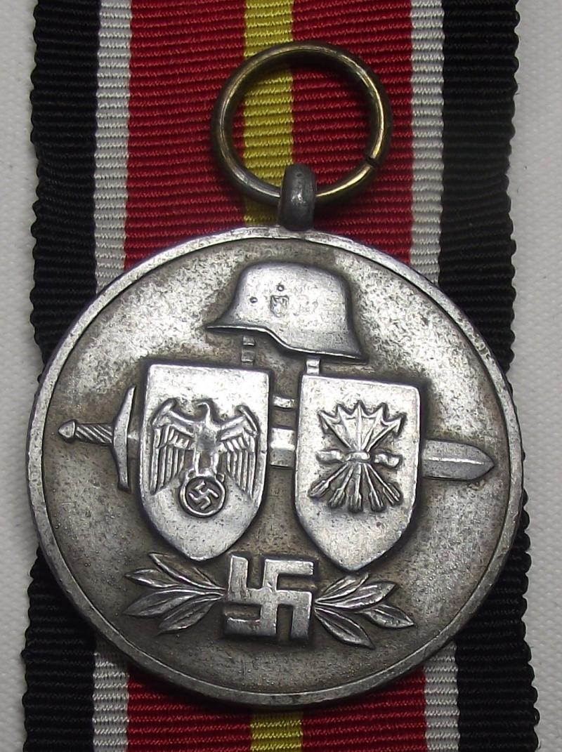 WW2 German Spanish Blue Division Russia Volunteers  Medal, 1944. MM1/Deschler.