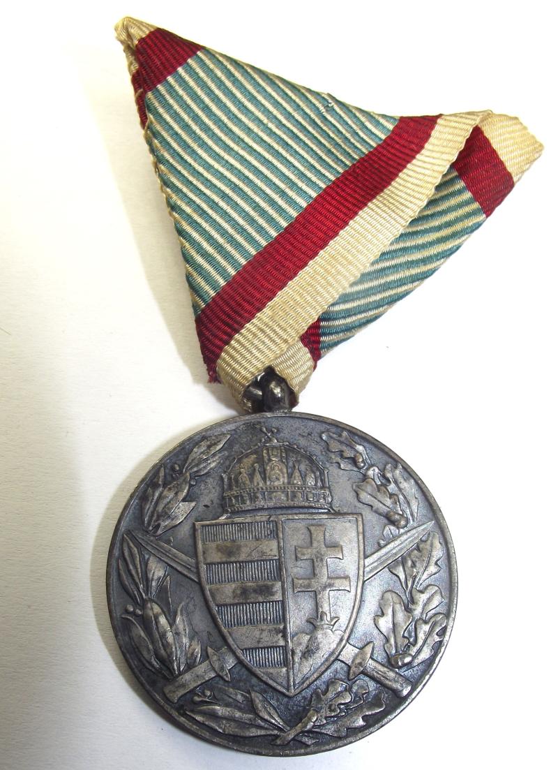 WW1 Kuk Hungarian War Medal For Combatants.