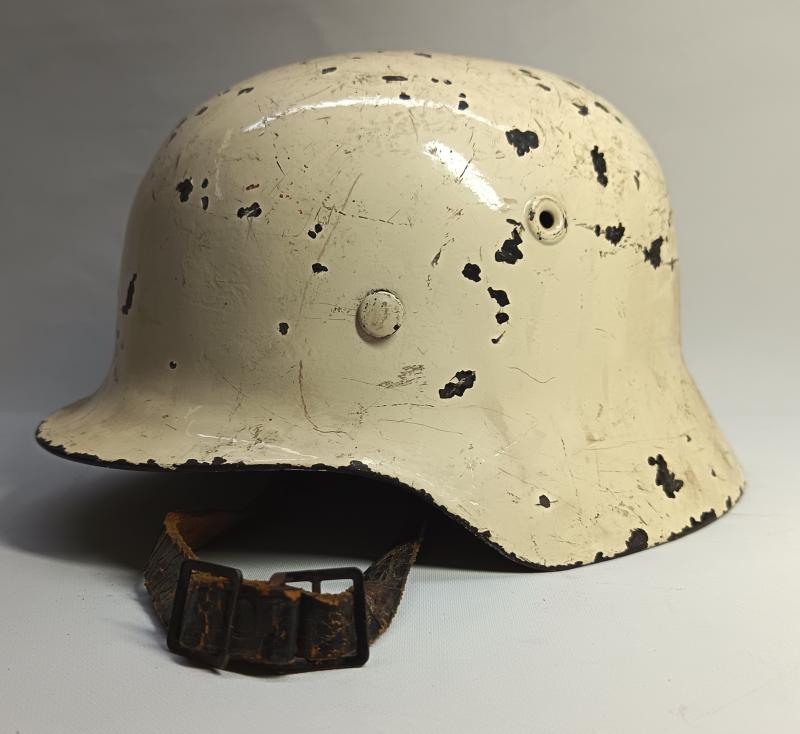 German M40 Helmet. NS64.