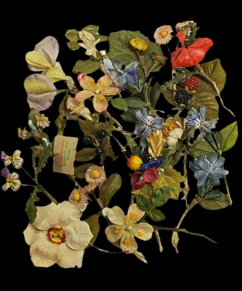 WW2 German WHW Token Wax Flowers.